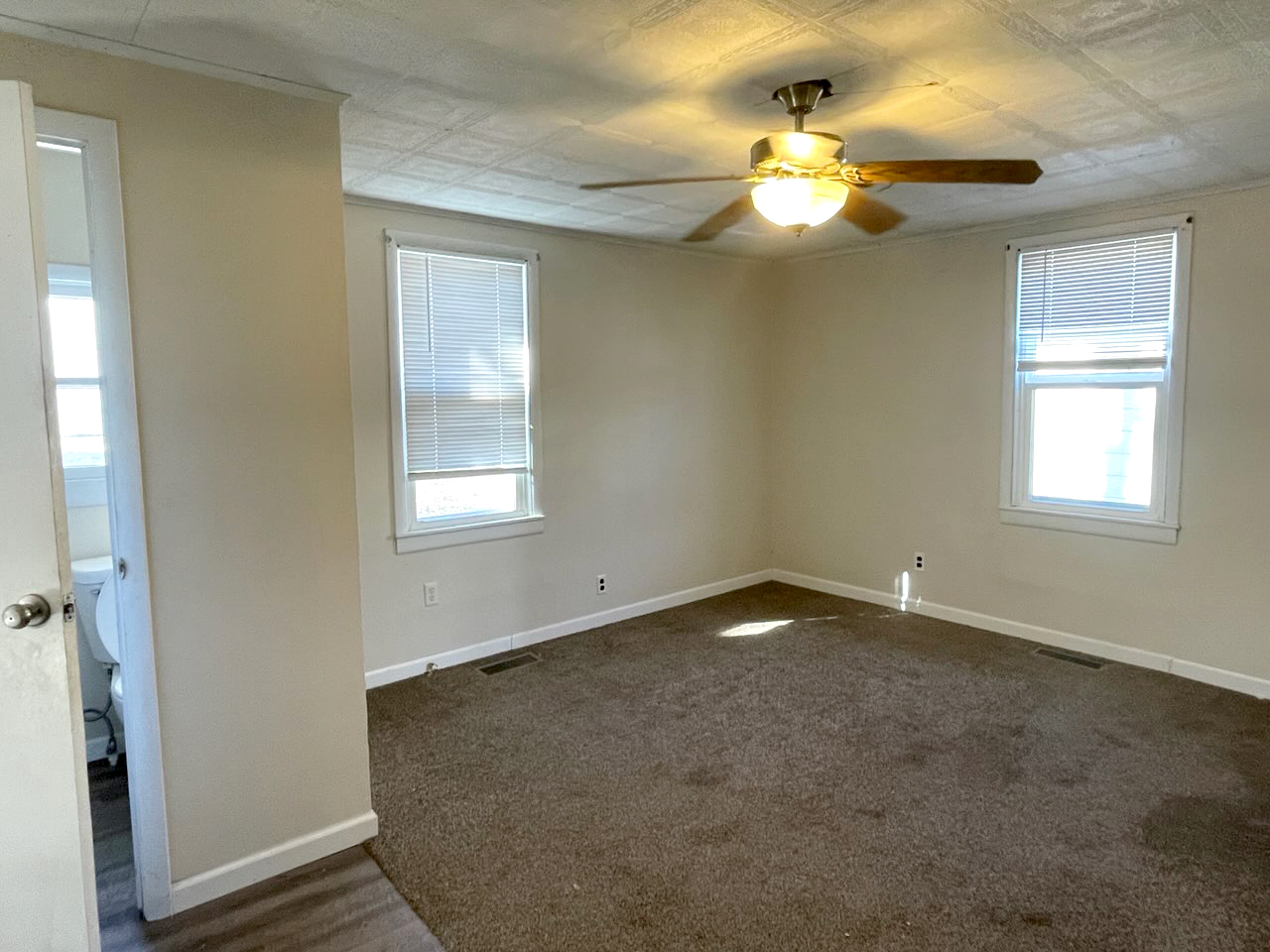 R1495 403 NW 6th St, Fairfield, Illinois Pollard Realty