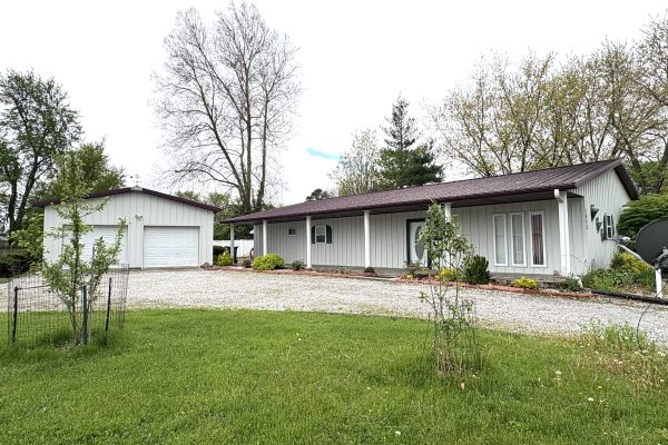 R-1599 ~ 1008 Mt. Vernon Rd, Fairfield, Illinois