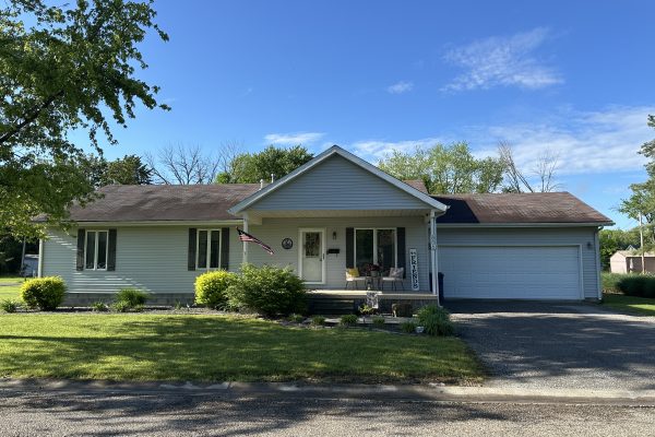 R-1603 ~ 806 Witter Dr, Fairfield, Illinois