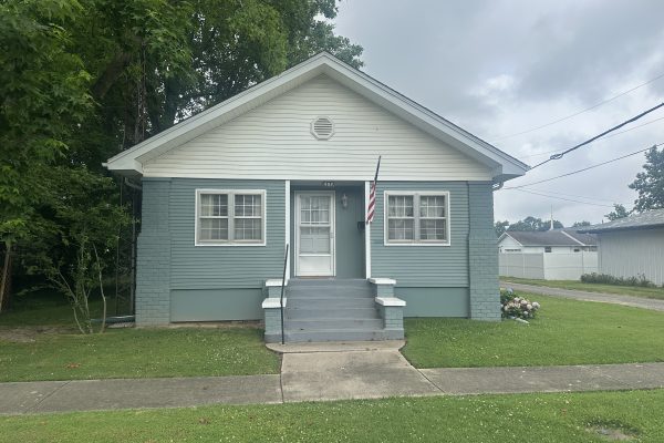 R-1618 ~ 407 SE 3rd St, Fairfield, Illinois