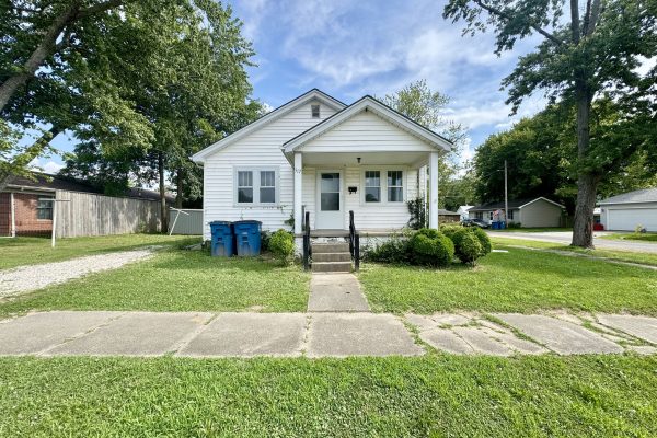 R-1622 ~ 517 W Saint John St, Olney, Illinois