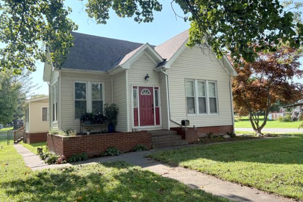 R-1628 ~ 611 N 1st St, Fairfield, Illinois