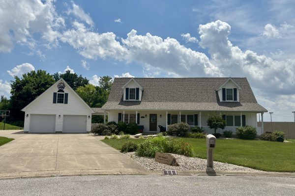 R-1615 ~ 1212 Ligo Lane, Fairfield, Illinois