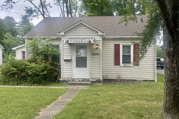 R-1619 ~ 1314 W Delaware St, Fairfield, Illinois