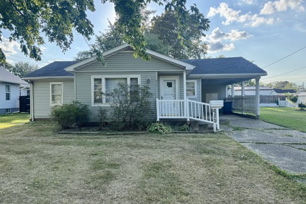 R-1635 ~ 411 NW 10th St, Fairfield, Illinois