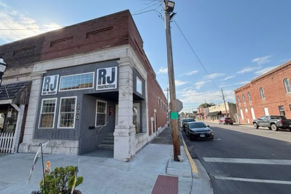 C-248 ~ 200 E Main st, fairfield, Illinois