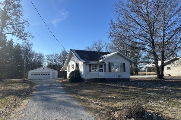 R-1660 ~ 2002 IL Hwy 15, Fairfield, Illinois