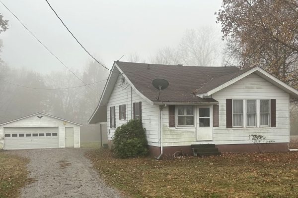 R-1660 ~ 2002 IL Hwy 15, Fairfield, Illinois