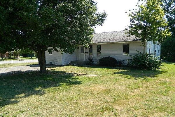 R-1684 ~ 107 Clarence Ave, Fairfield, Illinois