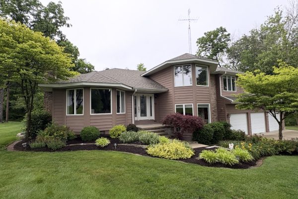 R-1705 ~ 40 Park Lane, Fairfield, Illinois