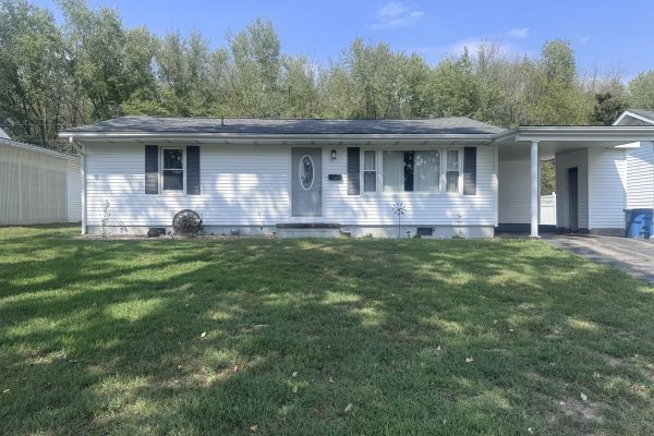 R-1736 ~ 121 Dorris Dr, Fairfield, Illinois