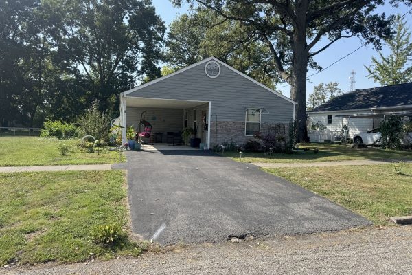 R-1738 ~ 506 W Douglas St, Fairfield, Illinois