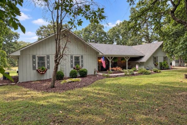 R-1733 ~ 13 Esther Rd, Fairfield, Illinois